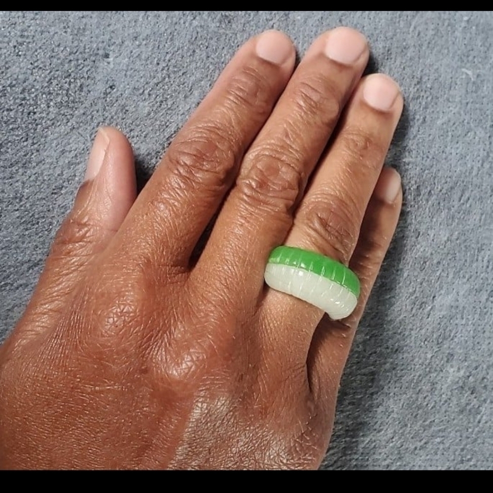 Green & White Jade Layered Half Dome Circle Ring Rhodium Plating - Picture 2 of 9